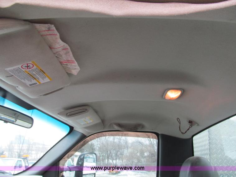 image for item E5882 2005 Chevrolet Silverado 3500 service truck