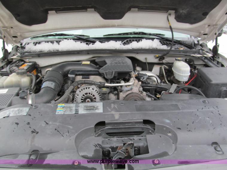 image for item E5882 2005 Chevrolet Silverado 3500 service truck