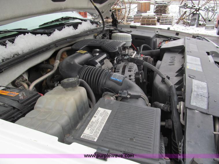image for item E5882 2005 Chevrolet Silverado 3500 service truck