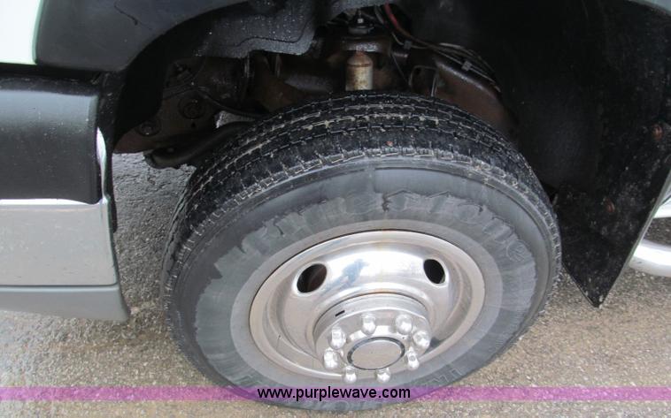 image for item E5882 2005 Chevrolet Silverado 3500 service truck