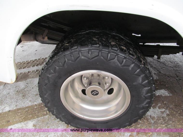 image for item E5882 2005 Chevrolet Silverado 3500 service truck