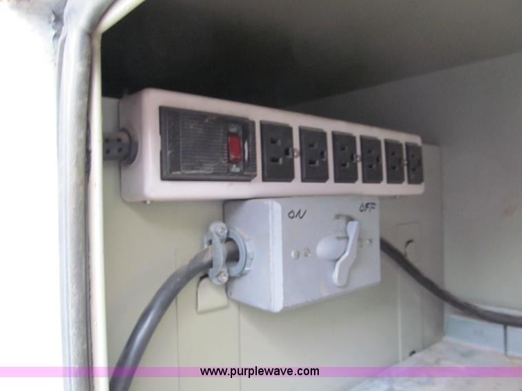 image for item E5882 2005 Chevrolet Silverado 3500 service truck