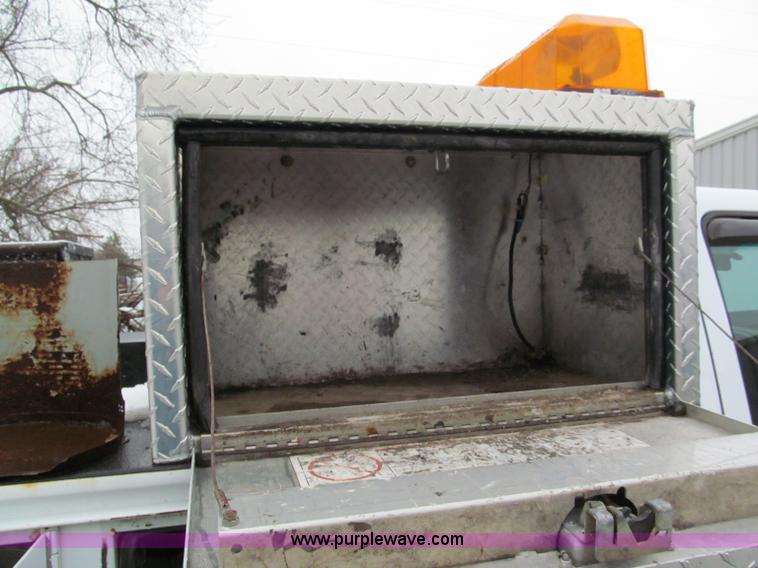 image for item E5882 2005 Chevrolet Silverado 3500 service truck