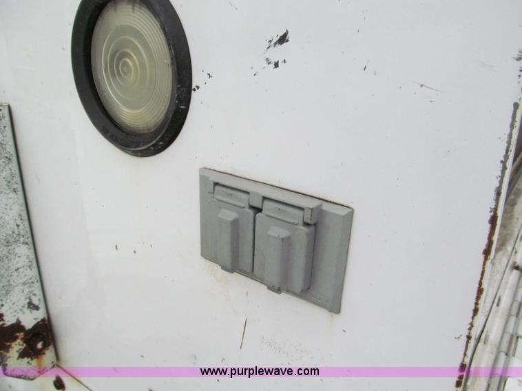 image for item E5882 2005 Chevrolet Silverado 3500 service truck