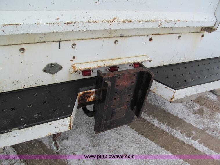 image for item E5882 2005 Chevrolet Silverado 3500 service truck