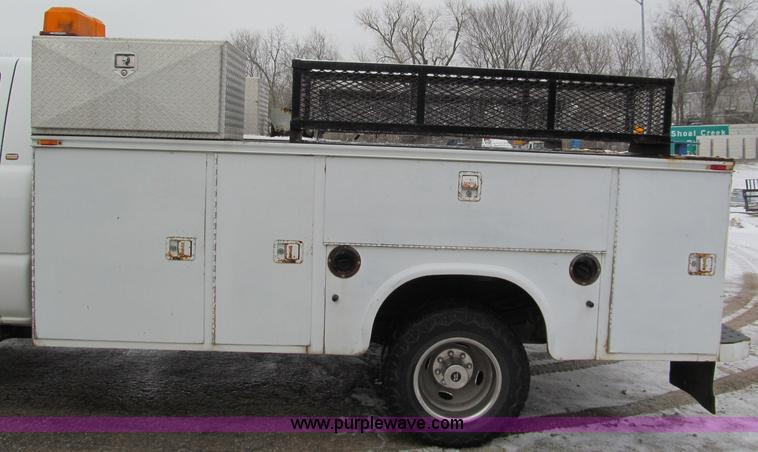 image for item E5882 2005 Chevrolet Silverado 3500 service truck