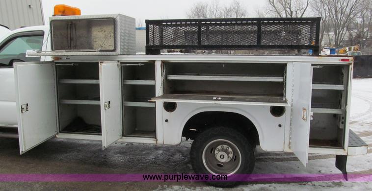 image for item E5882 2005 Chevrolet Silverado 3500 service truck