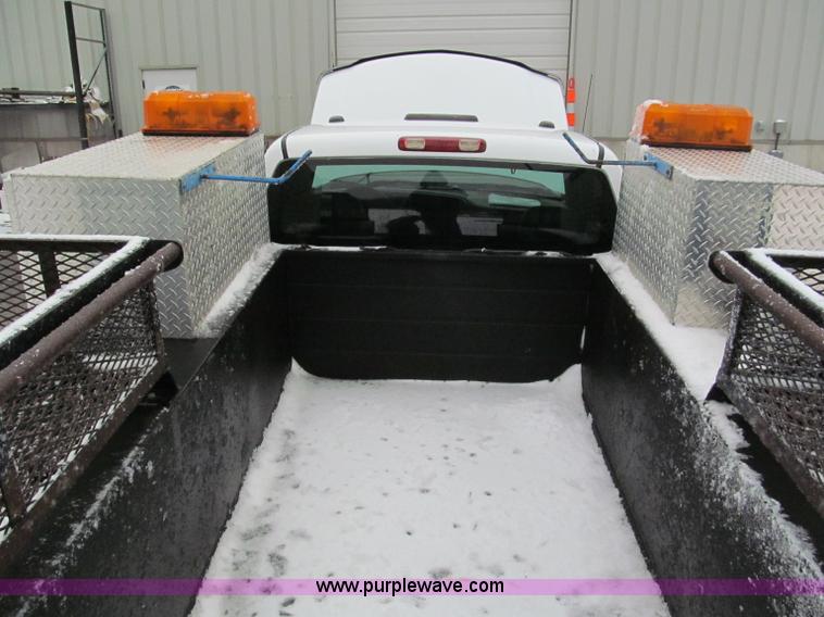 image for item E5882 2005 Chevrolet Silverado 3500 service truck