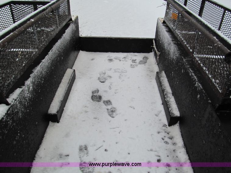 image for item E5882 2005 Chevrolet Silverado 3500 service truck