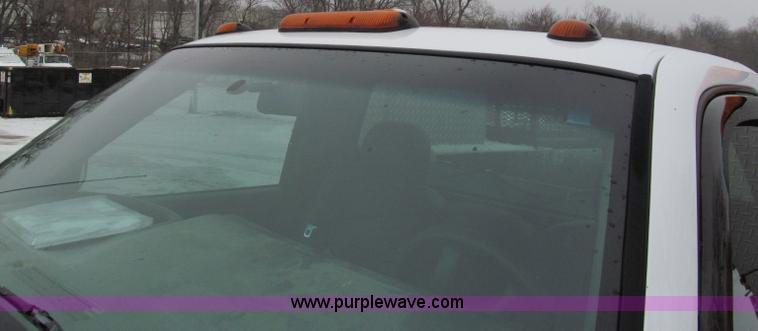 image for item E5882 2005 Chevrolet Silverado 3500 service truck