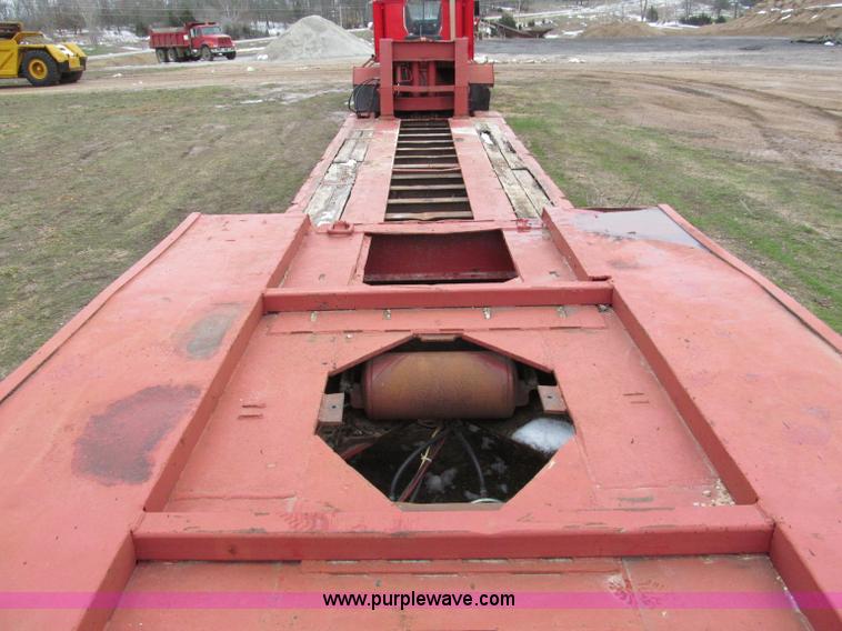 image for item E5921 1976 Trailbec FB600-DE detatch triple axle low boy trailer