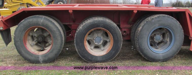 image for item E5921 1976 Trailbec FB600-DE detatch triple axle low boy trailer