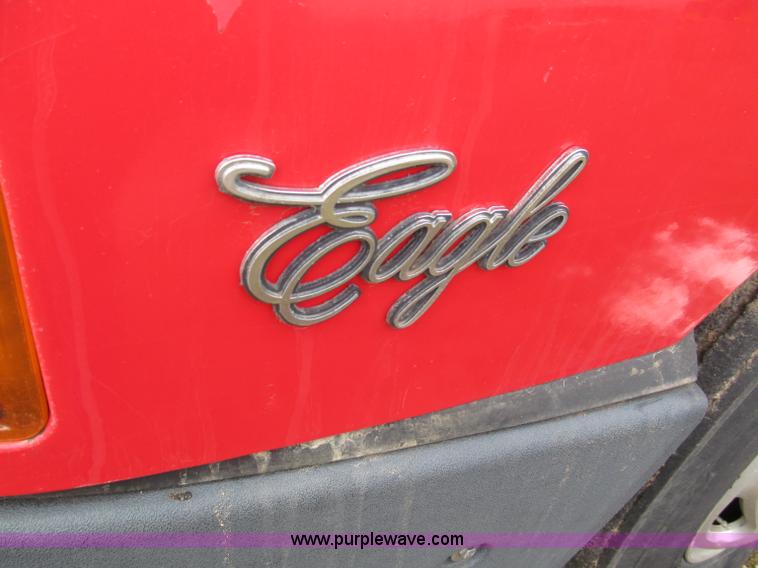 image for item E5922 1993 International 4900 SBA Eagle semi truck