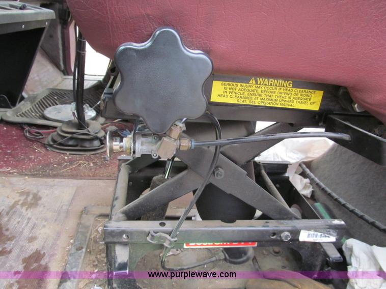 image for item E5922 1993 International 4900 SBA Eagle semi truck