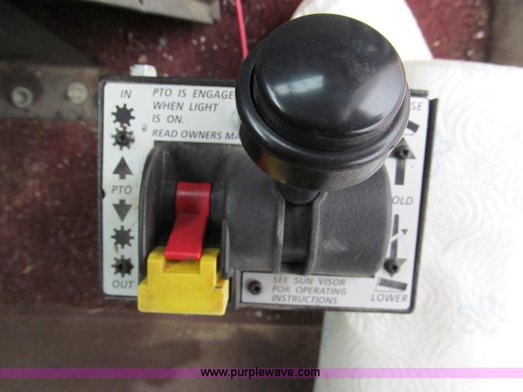 image for item E5922 1993 International 4900 SBA Eagle semi truck