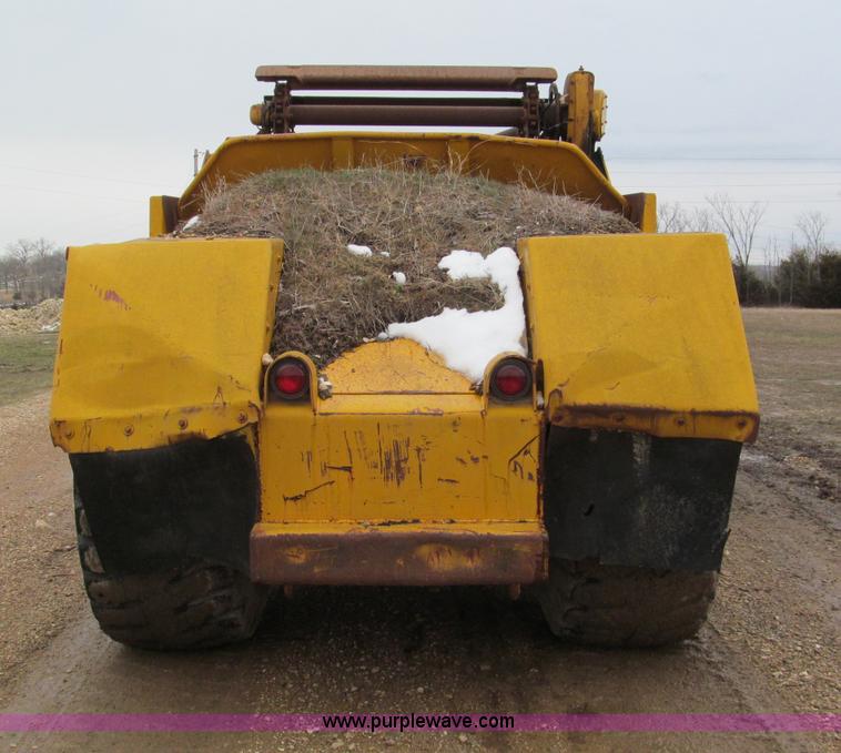 image for item E5923 1973 John Deere 760A scraper