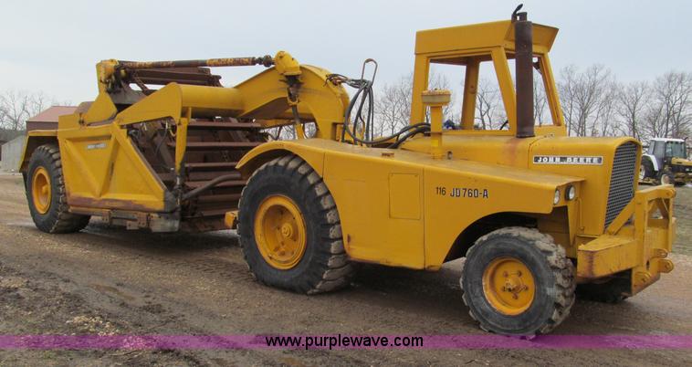 image for item E5923 1973 John Deere 760A scraper