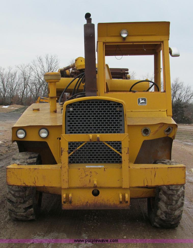 image for item E5923 1973 John Deere 760A scraper