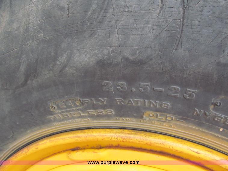 image for item E5923 1973 John Deere 760A scraper