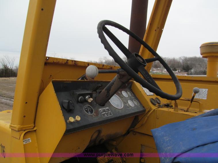 image for item E5923 1973 John Deere 760A scraper