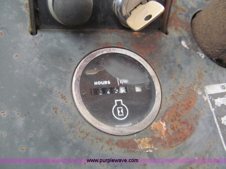 image for item E5923 1973 John Deere 760A scraper