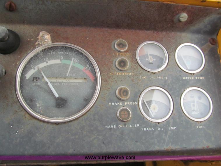 image for item E5923 1973 John Deere 760A scraper