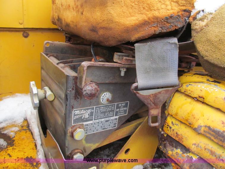 image for item E5923 1973 John Deere 760A scraper