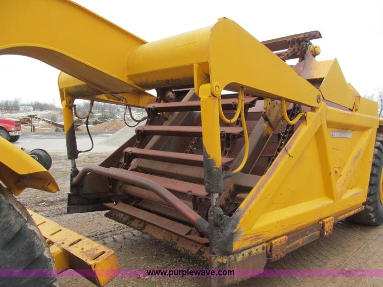 image for item E5923 1973 John Deere 760A scraper