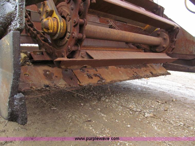 image for item E5923 1973 John Deere 760A scraper