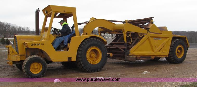 image for item E5923 1973 John Deere 760A scraper