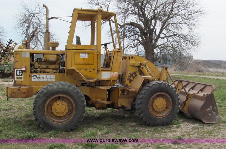 image for item E5963 1973 Caterpillar 920 wheel loader