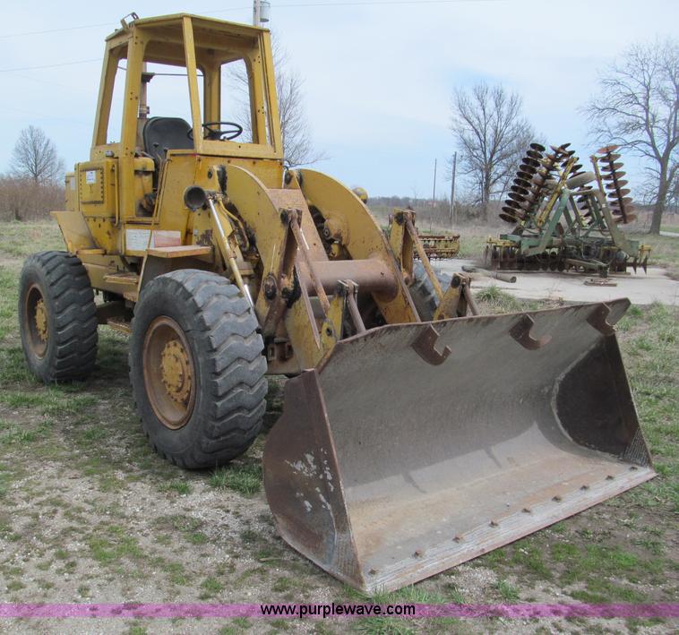 image for item E5963 1973 Caterpillar 920 wheel loader