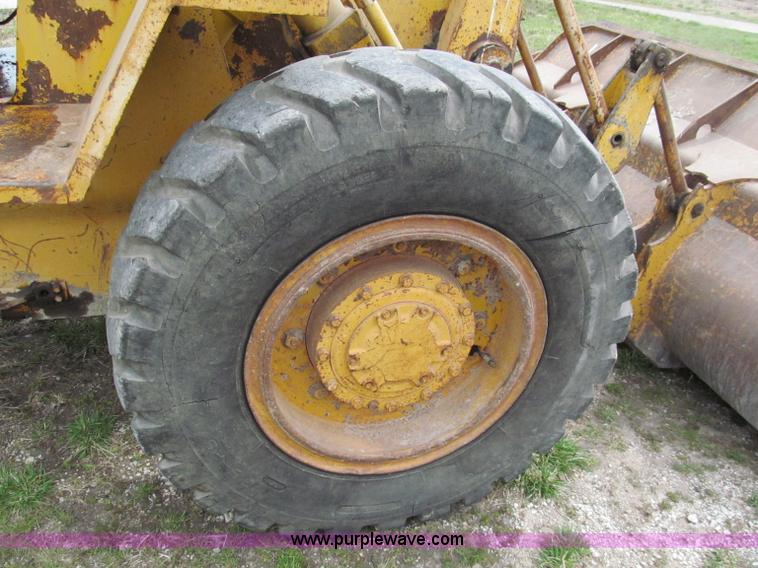image for item E5963 1973 Caterpillar 920 wheel loader