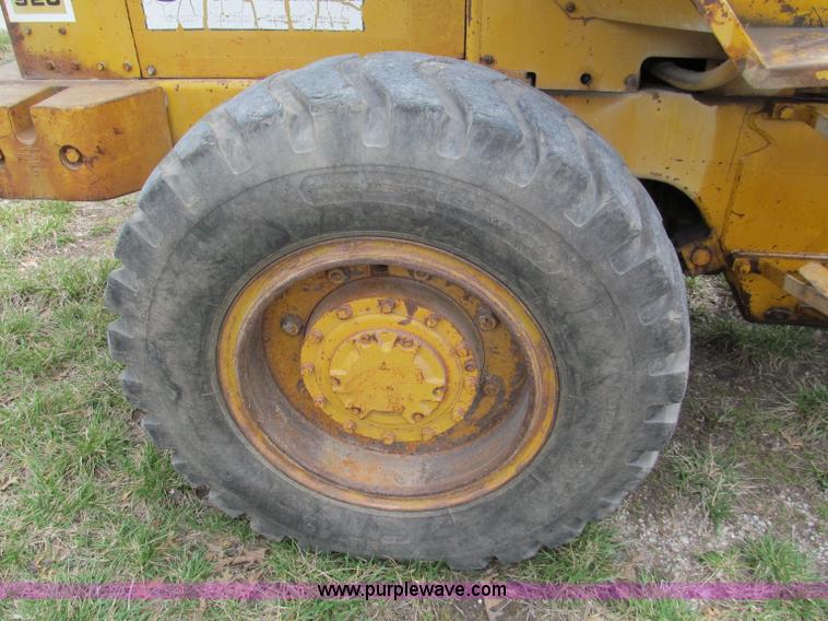 image for item E5963 1973 Caterpillar 920 wheel loader