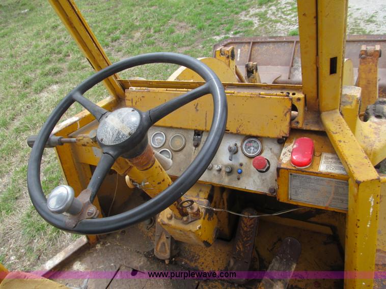 image for item E5963 1973 Caterpillar 920 wheel loader