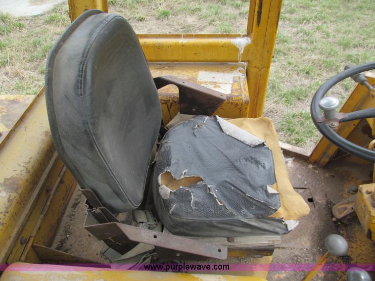 image for item E5963 1973 Caterpillar 920 wheel loader