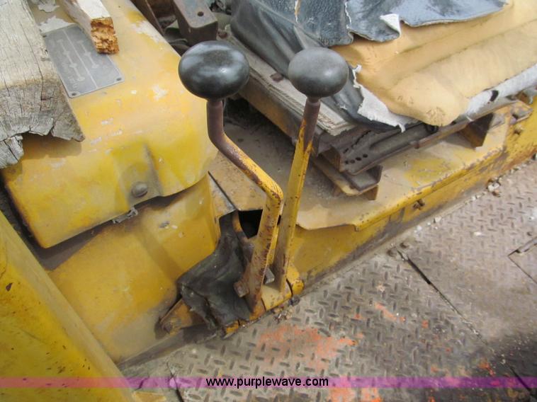 image for item E5963 1973 Caterpillar 920 wheel loader