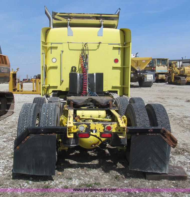 image for item E5966 1999 Freightliner Classic XL semi truck