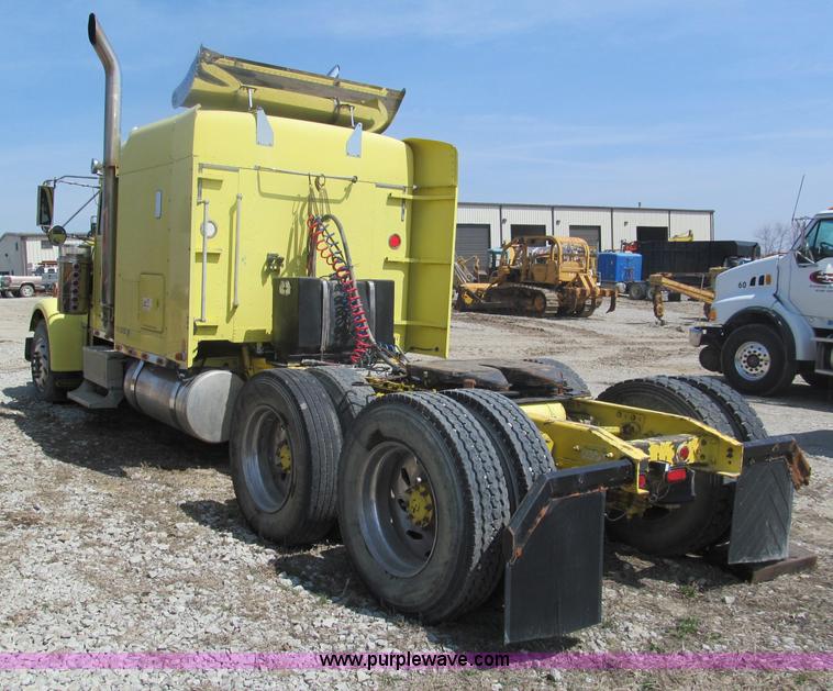 image for item E5966 1999 Freightliner Classic XL semi truck