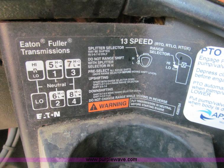 image for item E5966 1999 Freightliner Classic XL semi truck