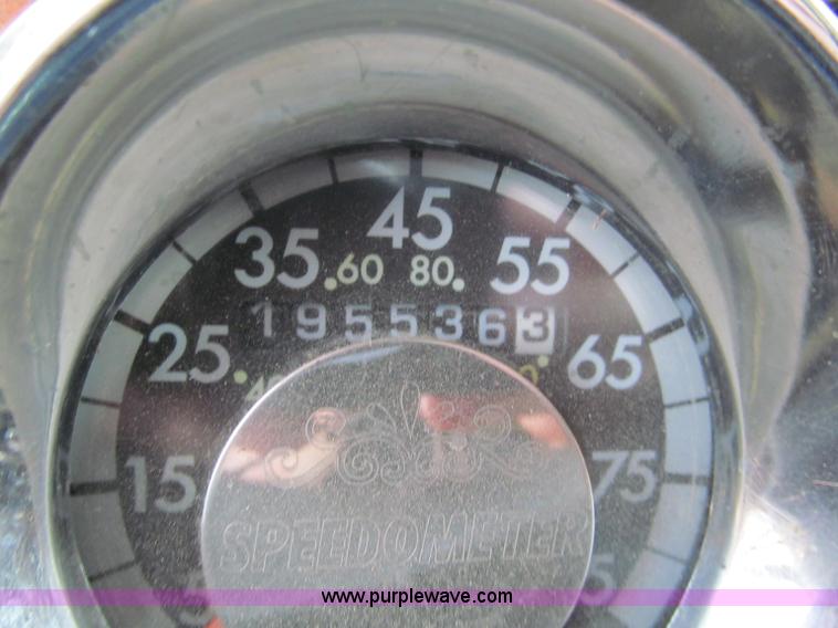 image for item E5966 1999 Freightliner Classic XL semi truck