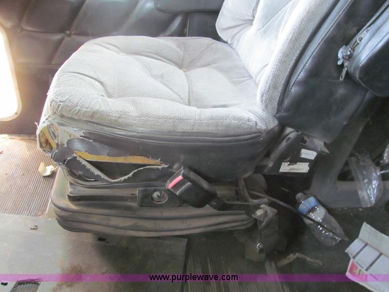 image for item E5966 1999 Freightliner Classic XL semi truck