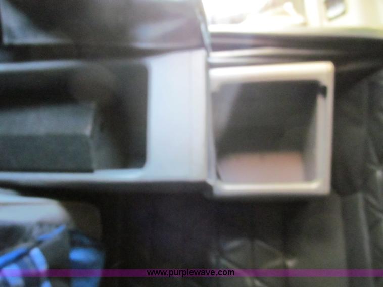 image for item E5966 1999 Freightliner Classic XL semi truck