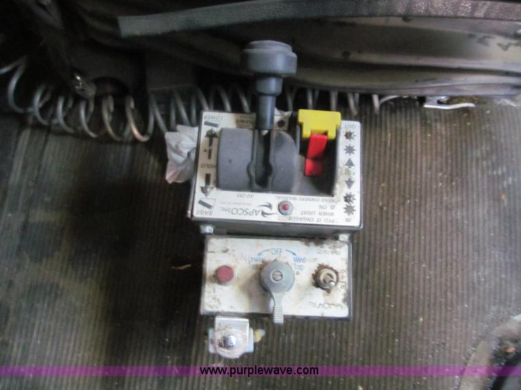 image for item E5966 1999 Freightliner Classic XL semi truck