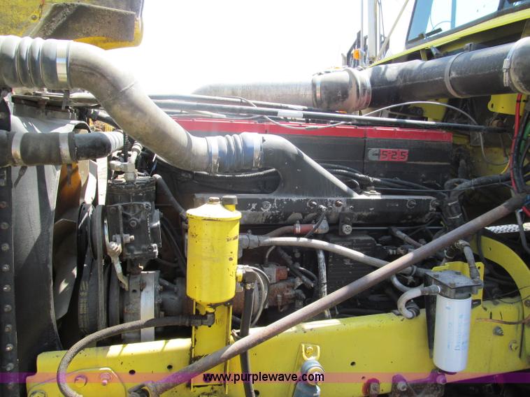 image for item E5966 1999 Freightliner Classic XL semi truck