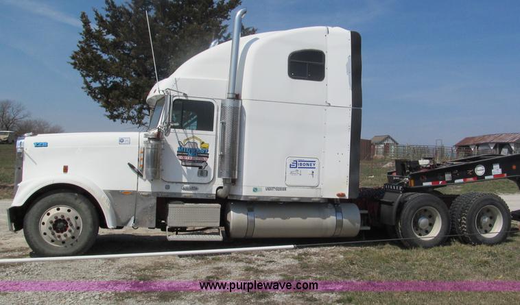 image for item E5967 1999 Freightliner Classic XL semi truck