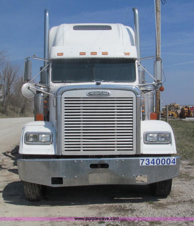 image for item E5967 1999 Freightliner Classic XL semi truck