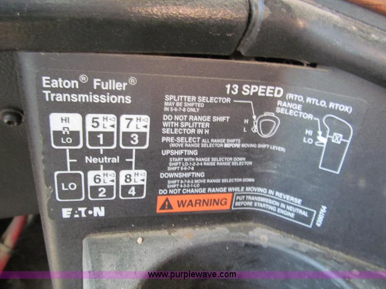 image for item E5967 1999 Freightliner Classic XL semi truck