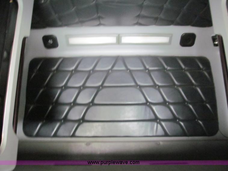 image for item E5967 1999 Freightliner Classic XL semi truck