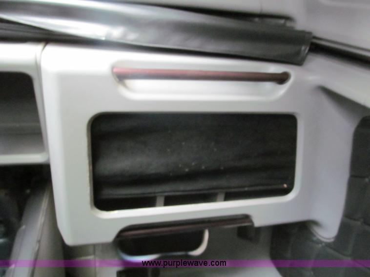 image for item E5967 1999 Freightliner Classic XL semi truck